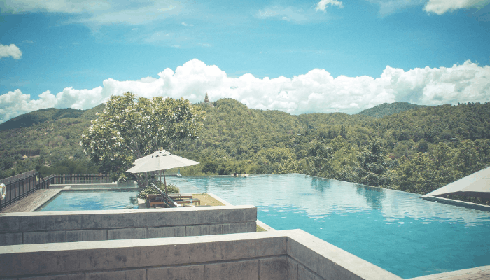 How Much to Fill a Swimming Pool? Cost Guide by Method
