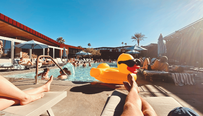 Como Organizar uma Festa na Piscina Que Todos Vão Recordar
