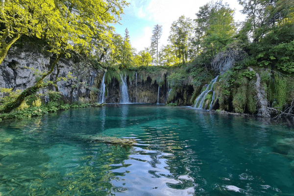 Lagoon Pools: Design, Benefits, Costs & Customization Ideas