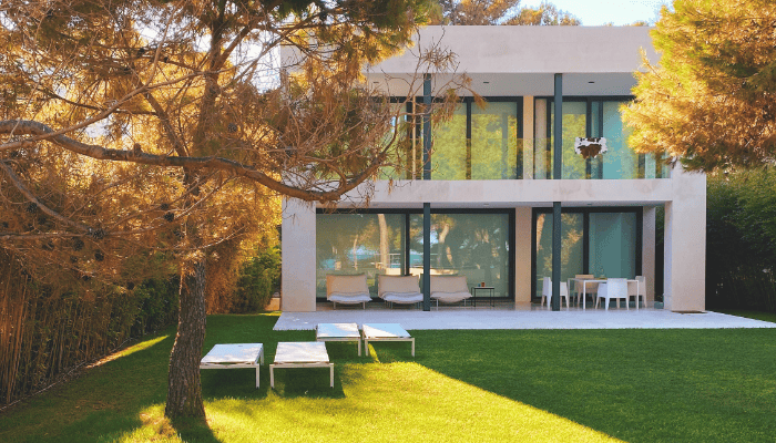 Lawn Fertilizing: When, What and How to Feed Grass