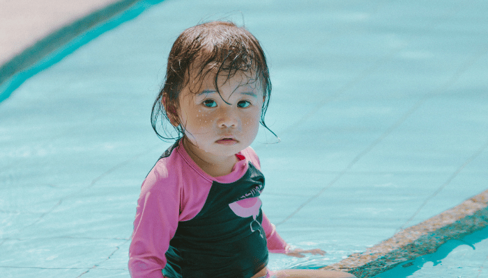 Segurança na Piscina para Bebés: 12 Dicas Essenciais