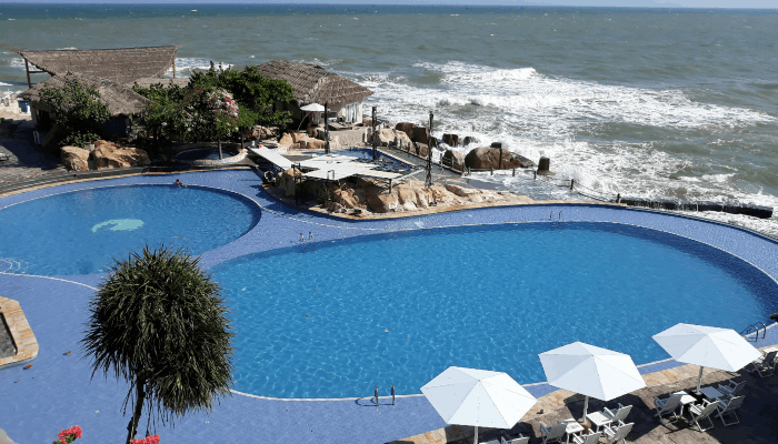 Saltwater vs Ozone Pool: Complete Comparison Guide