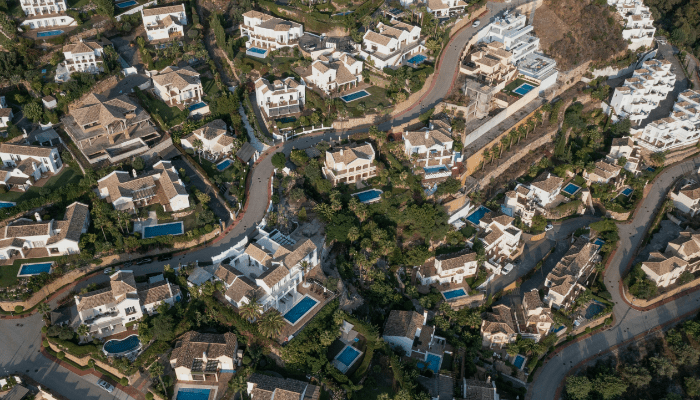 Piscinas Espanholas: Design, Inspiração e Onde Experienciá-las