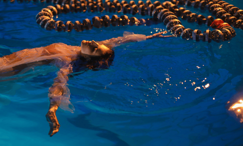 Meditação na Piscina: Relaxa, Flutua e Reencontra o Foco